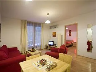 Aboriginal Budapest Apartments